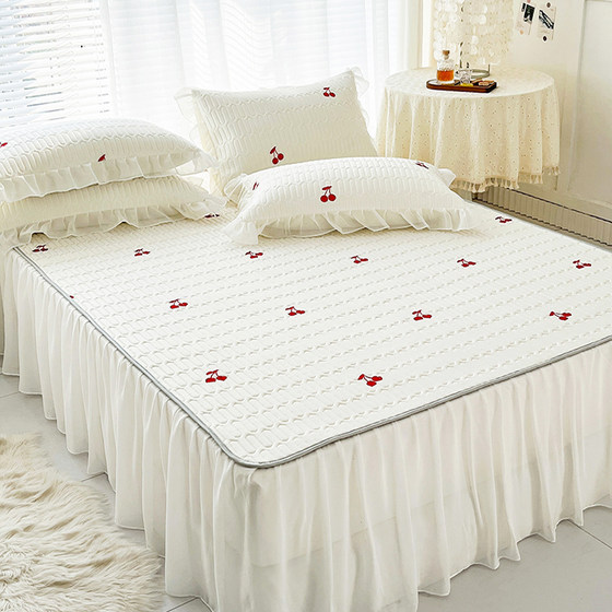 
Summer Class A maternal and baby grade latex mat three-piece set machine washable folding small fresh ice silk air-conditioning mat bed skirt