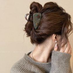 Korean Fashion Strawberry Felt Hair Clip for Women 2026 New Style Back-Of-Head Clip High-End Claw Clip Shark Clip Hair Accessory