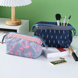 Cosmetic Bag for Women, Large Capacity, Portable, High-End Style, 2025 New Model, Trendy Travel Makeup and Toiletry Storage Bag