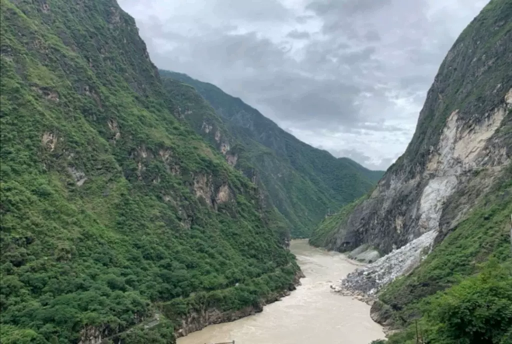 丽江虎跳峡东环线