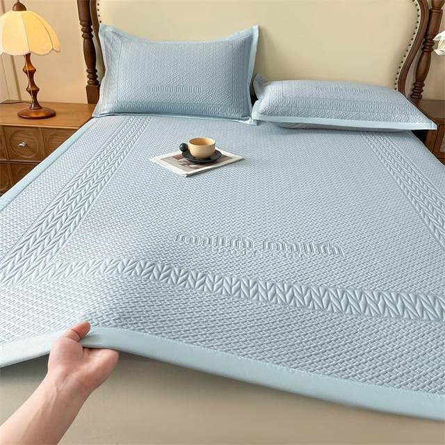 
Category A maternal and infant level light luxury ice bean ice silk mat summer household three-piece set machine washable air-conditioned soft mat