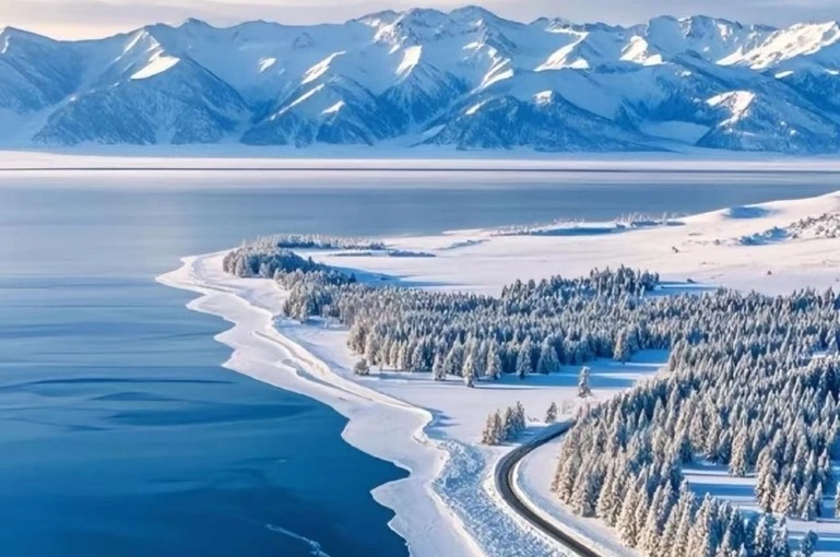 冬季新疆赏雪10天9晚专车自由行+住禾木赛里木湖景区+喀纳斯+滑雪