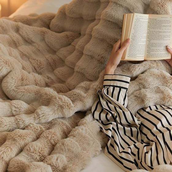 Tuscan rabbit light velvet casual blanket light luxury high -grade sofa blanket soft warm velvet blanket bedroom blanket