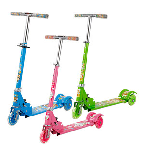 
Children's scooter 3-wheel scooter silent three-wheel paddle scooter can be lifted and folded for children aged 2-3-6 years old