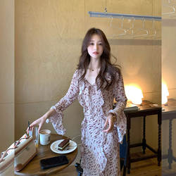 French-Style Gentle Floral Dress for Women, New Summer Style, Blogger Style, V-Neck, Tie-Up, Elegant, Slimming Tea Break Dress for Women