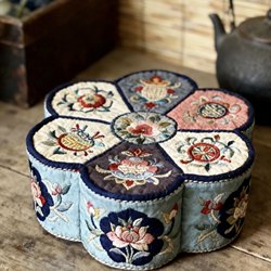 Xiaohongshu-Style Creative Chinese-Style Fabric Practical Storage Box, High Aesthetic Value, Niche Handmade Home Storage Box