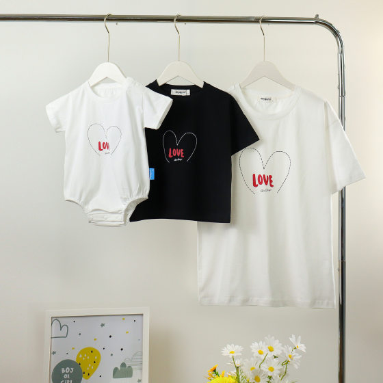 
2026 New Korean Style Parent-child Clothes Summer Love Class A Pure Cotton Children's Clothing Family of Three Mother and Daughter Baby Family Clothing