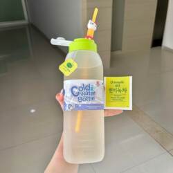 Summer Sports Water Bottle, Outdoor Large-Capacity Portable Cup, Plastic Cold Brew Cup, Student Fitness Hot Water Anti-Fall Cup