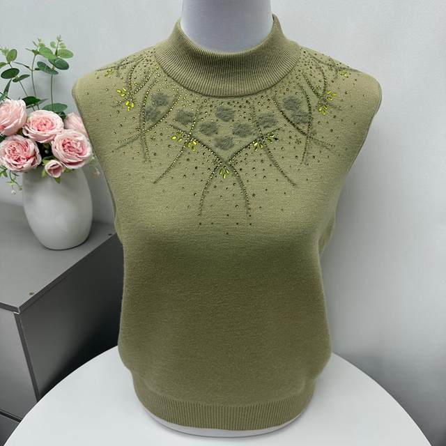 Mom integrated velvet thickened sweater women's winter dress half -high -necked wool sweater in the middle and old age with foreign shirts
