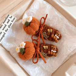 Cute Cartoon Orange Pumpkin Bear Yarn Hairpin for Women, High-End, Elaborate, Niche Hair Accessory, Bangs Side Hair Clip