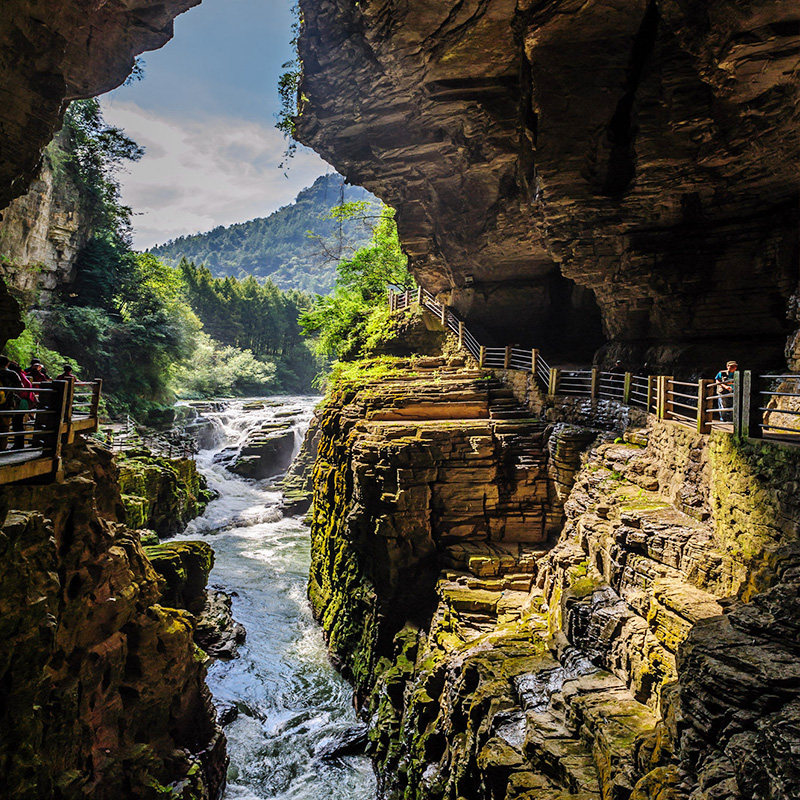 恩施旅游一日游 利川腾龙洞 激光秀 可升2-12人小团 纯玩 含接送