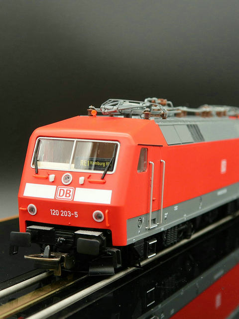 Locomotive PIKO BR120-245-1 Diesel HO dans sa boîte d'origine