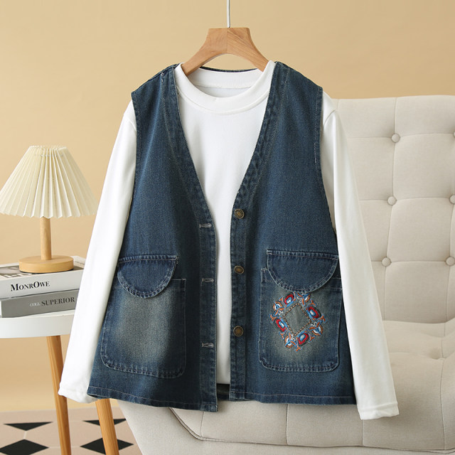 Large size women's V-neck retro pocket embroidered denim vest fashionable loose slim sleeveless horse clip jacket