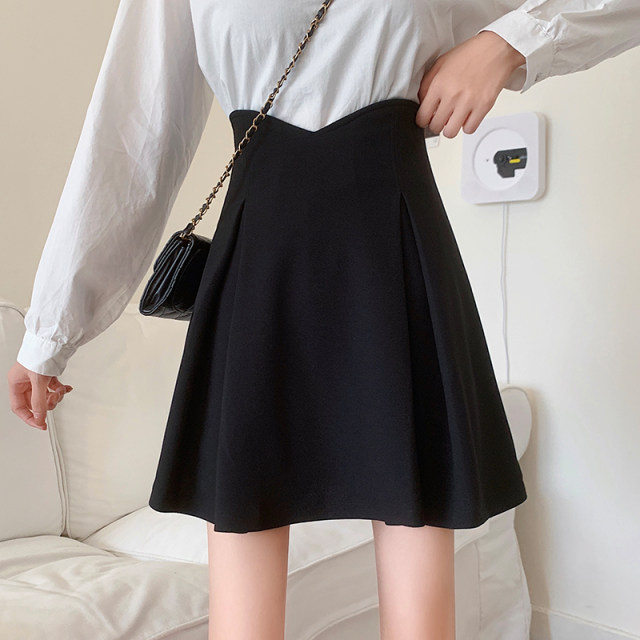Large size female spring and summer new irregular high waist skirt A -line skirt, umbrella skirt, fat mm versatile large swing covered short skirt