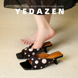 
High-end black polka dot high-heeled sandals for women, niche design, summer thick heels that won’t tire your feet, huge and beautiful slippers