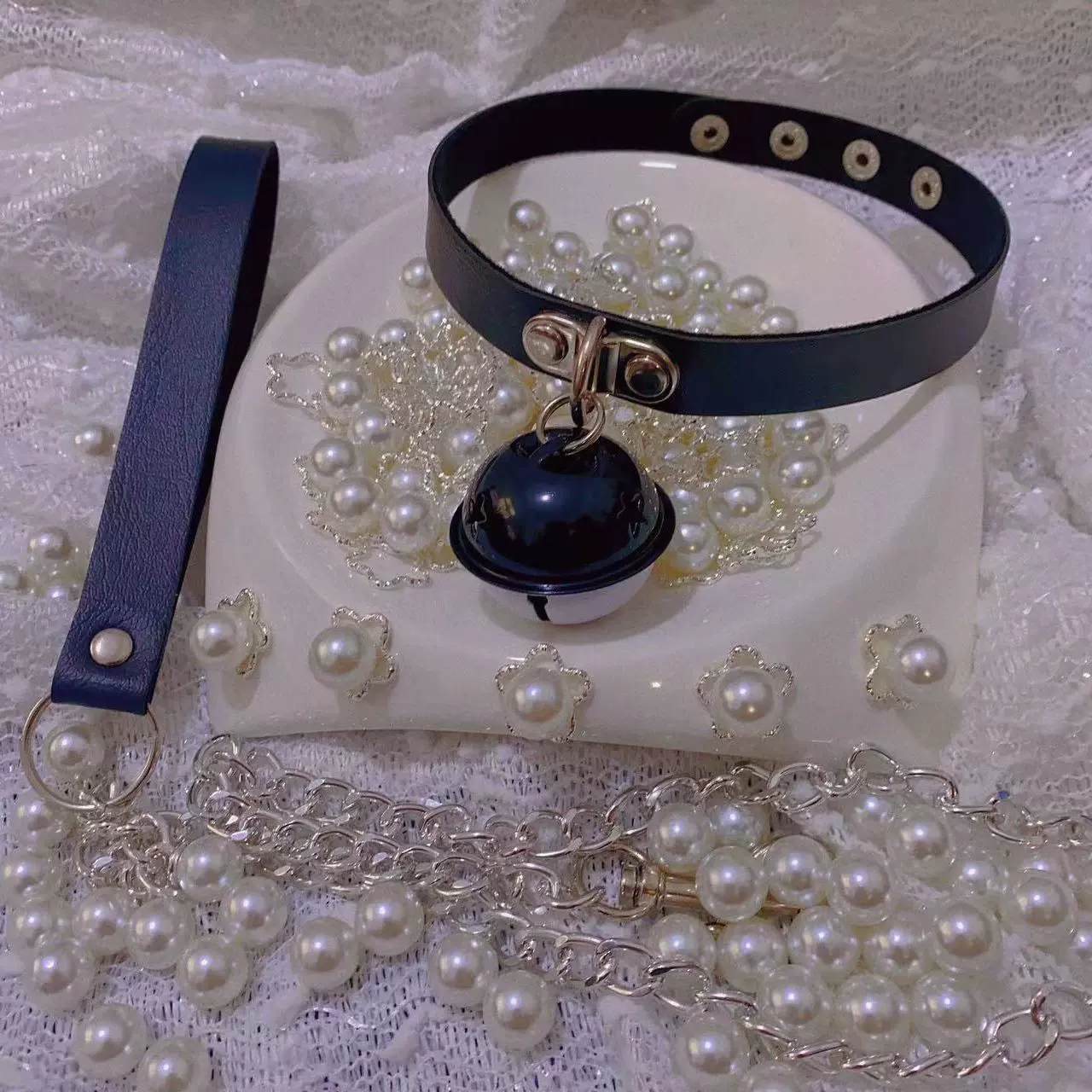 Moon Pearl Choker Necklace
