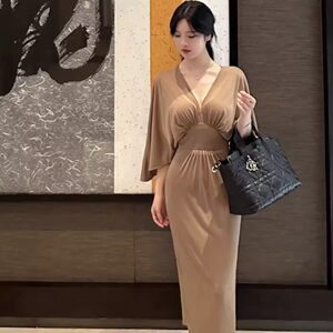 
Temperament pleated v-neck plus size dress women's autumn slim-fit long skirt slit waist-covering hip skirt 300*0.5kg