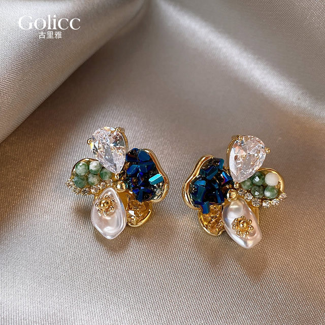 Retro flower crystal pearl earrings for women high-end light luxury earrings 2025 new style unique and beautiful autumn and winter earrings