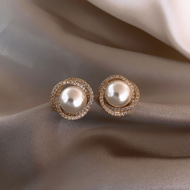 2025 Light luxury fashion high-end earrings manufacturer wholesale banquet dress with long modified face love earrings