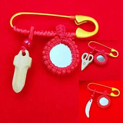 Baby Pin Small Mirror for Infants, Babies, and Pregnant Women; Portable Hanging Accessory for Outings; Portable Mirror; Pregnant Women's Brooch