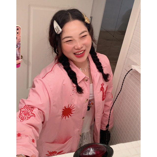 Gold large-segment embroidered down jacket for women in autumn and winter 2024 new design lightweight large-size short pink jacket