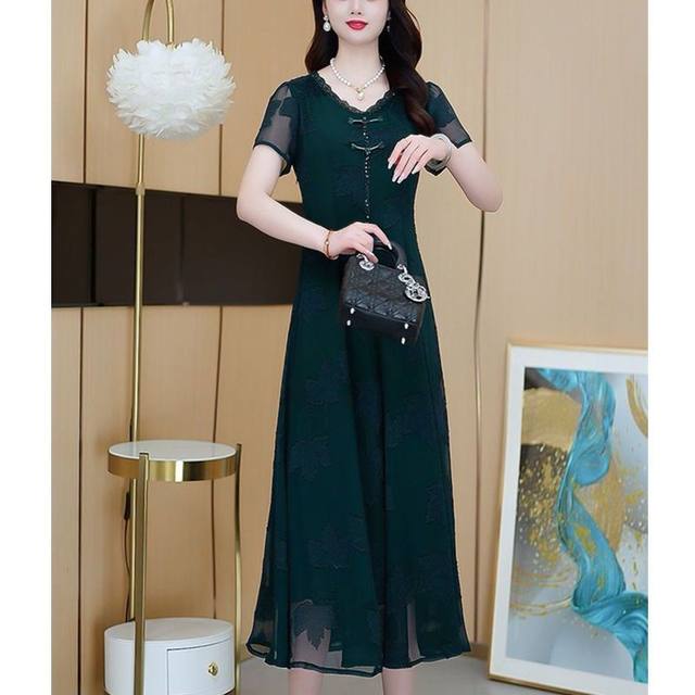 Temperament v-neck short-sleeved dress for women 2025 new Chinese style new summer mid-length printed mother's dress A-line skirt