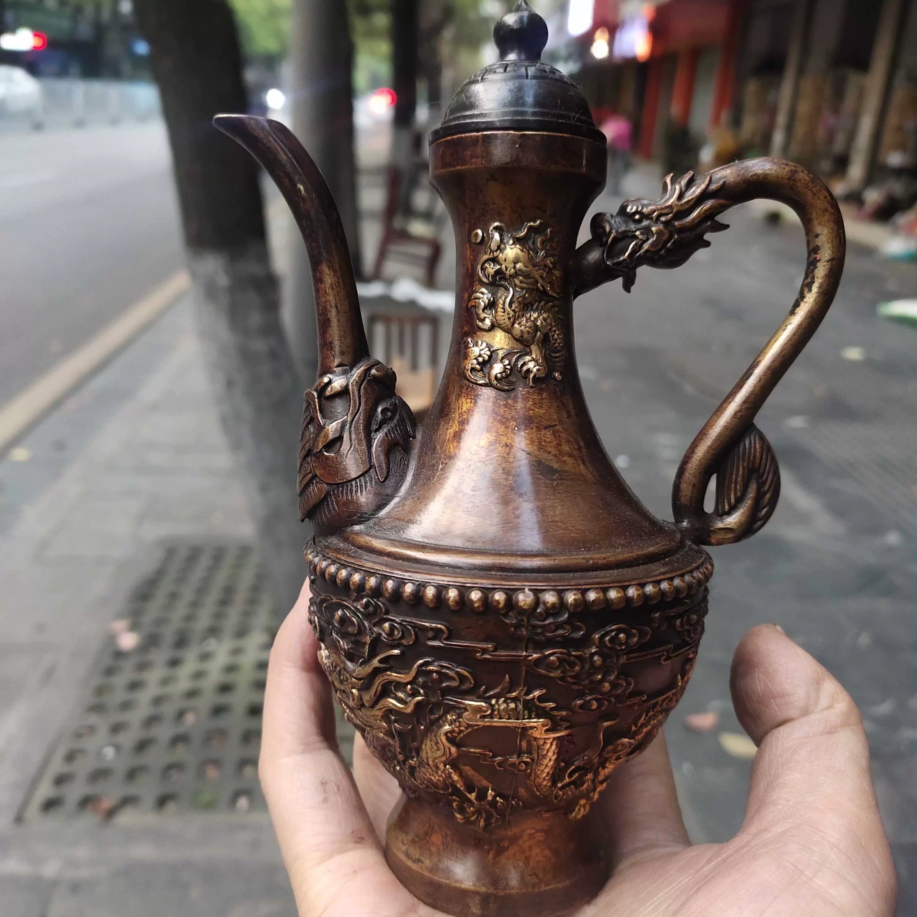 中国古美術・珍蔵純銅製・鎏金・酒器・高浮彫酒壺・純手作り・茶道具・酒具・風水置物 中国古美術・珍蔵純銅製・鎏金・酒器・高浮彫酒壺・純手作り・