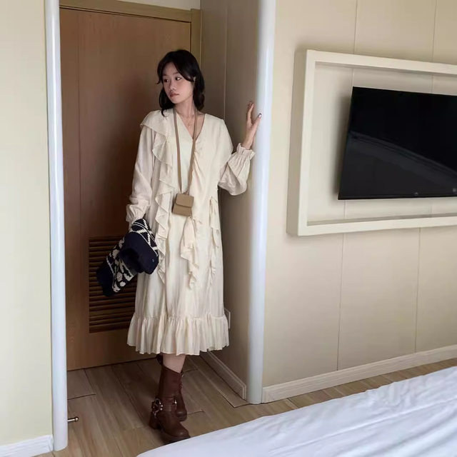 
High-end French V-neck long-sleeved dress for women in spring and autumn 2025 new loose slim casual temperament long skirt