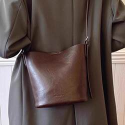 Hong Kong Brand Super Popular High-End Genuine Leather Bucket Bag Women's Bag 2026 New Large-Capacity Shoulder Crossbody Bag