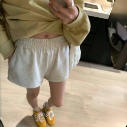 American Retro Gray-White Casual Three-Quarter Pants for Women, Suitable for Outdoor Wear in Summer, High-Waisted A-Line Running and Fitness Sports Pure Cotton Shorts