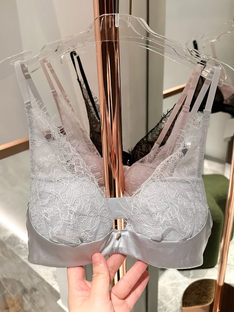 Luxury cabinet 22k yen lace mulberry silk bra gather soft steel ring comfortable to collect the secondary milk cotton thin cup
