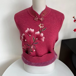 
Middle-aged and elderly women's clothing with velvet thickened integrated velvet cheongsam collar tops for mothers' wear warm sweater