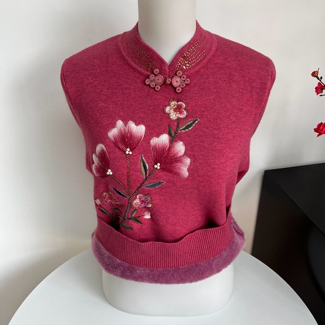 Middle-aged and elderly women's autumn and winter plus velvet and thickened one-piece velvet knitted cheongsam collar tops mother's clothing warm woolen clothes
