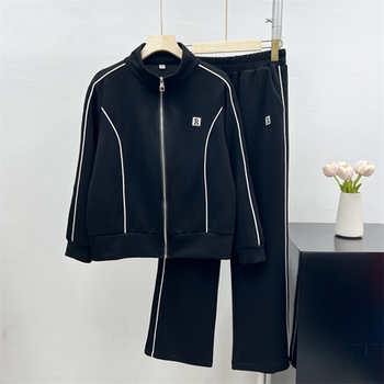 Middle-aged mother's spring sportswear set fashionable new style