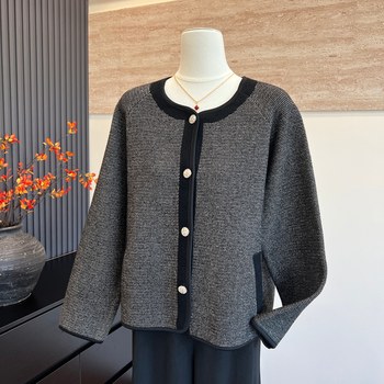 Autumn new style mother-wear fashion knitted sweater button round neck top cardigan small fragrance middle-aged women's long-sleeved jacket