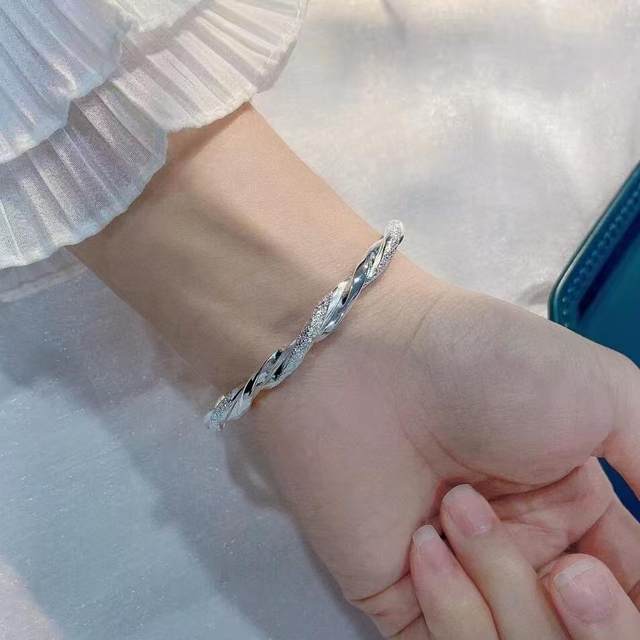 Flower-like bracelets light luxury fashion trend versatile bracelets adjustable for girlfriends and girlfriends 28 models