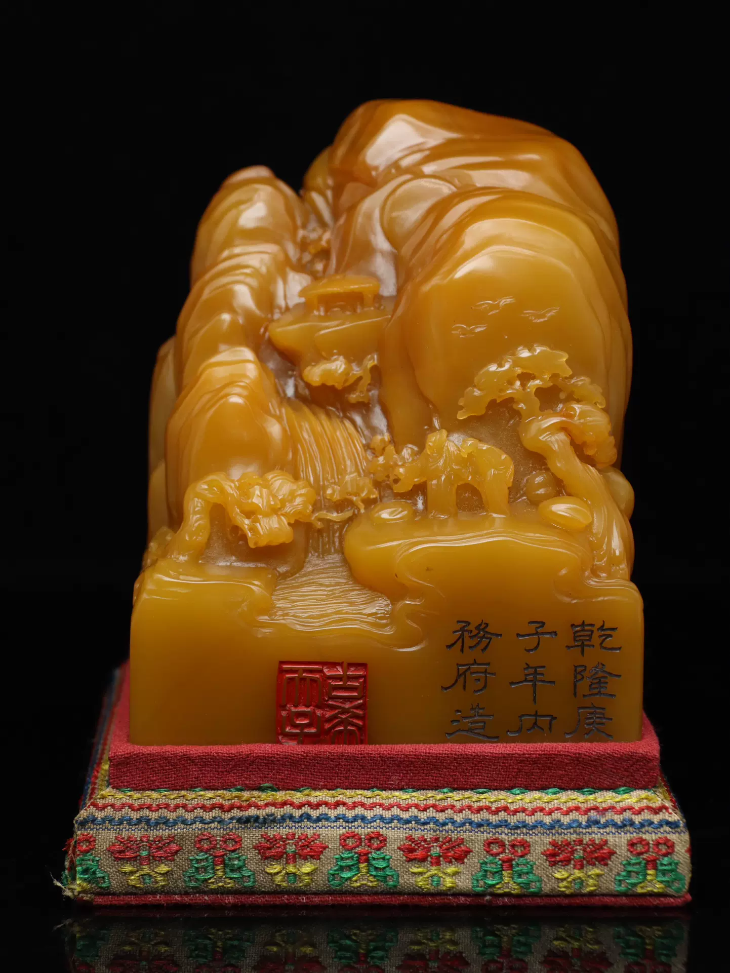 寿山石田黄石摆件原石原色纯手工雕刻血丝纹明显篆刻家【石卿】作