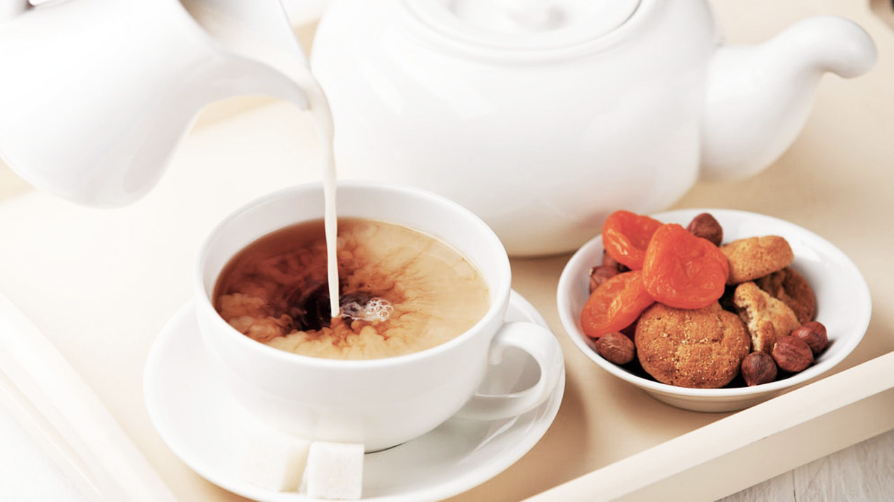 小编喜欢直接在热牛奶中加一包红茶,天冷时来一杯,十分安逸.