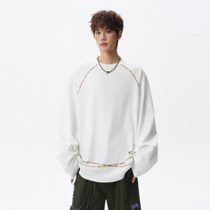 
Wukong is in stock, trendy spring brand, contrasting colors, topstitched round neck, long-sleeved T-shirt for men, loose, versatile pullover top for couples.