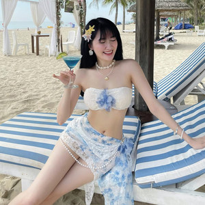 
Beautiful and high-end floral lace tube top with split skirt bikini resort style sexy swimsuit for women