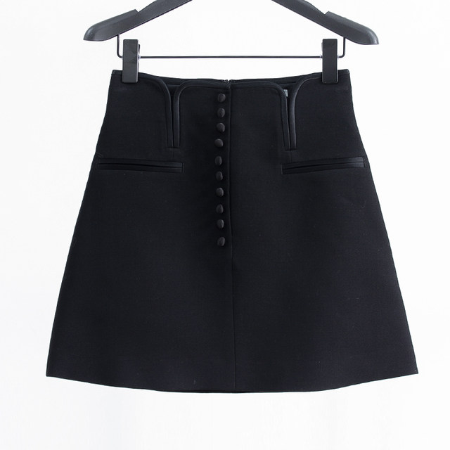 Xiaojingjia 2024 autumn and winter casual and fashionable solid color short skirt European and American street high waist A-line skirt small black skirt women