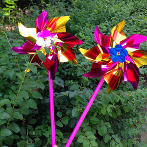 
Popular Internet celebrity plastic small windmills WeChat business promotion code scanning small gift toys children's windmills to build street stall goods source