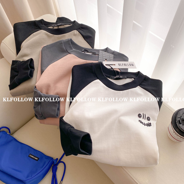 KLFOLLOW embroidered smiley face inserted shoulder sleeves stitching loose long -sleeved T -shirts spring and autumn oversize couple European and American tide

