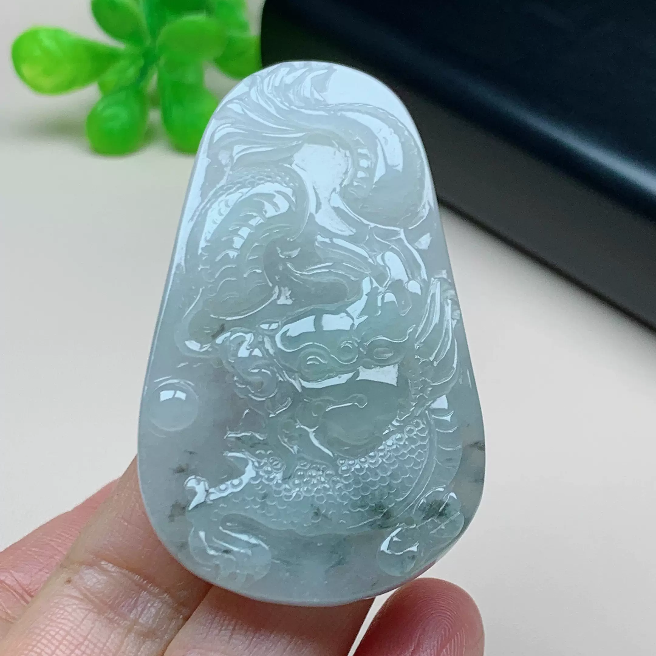 稀少新品） 招財 平安扣紐天然本翡翠 ー翡翠彫刻品