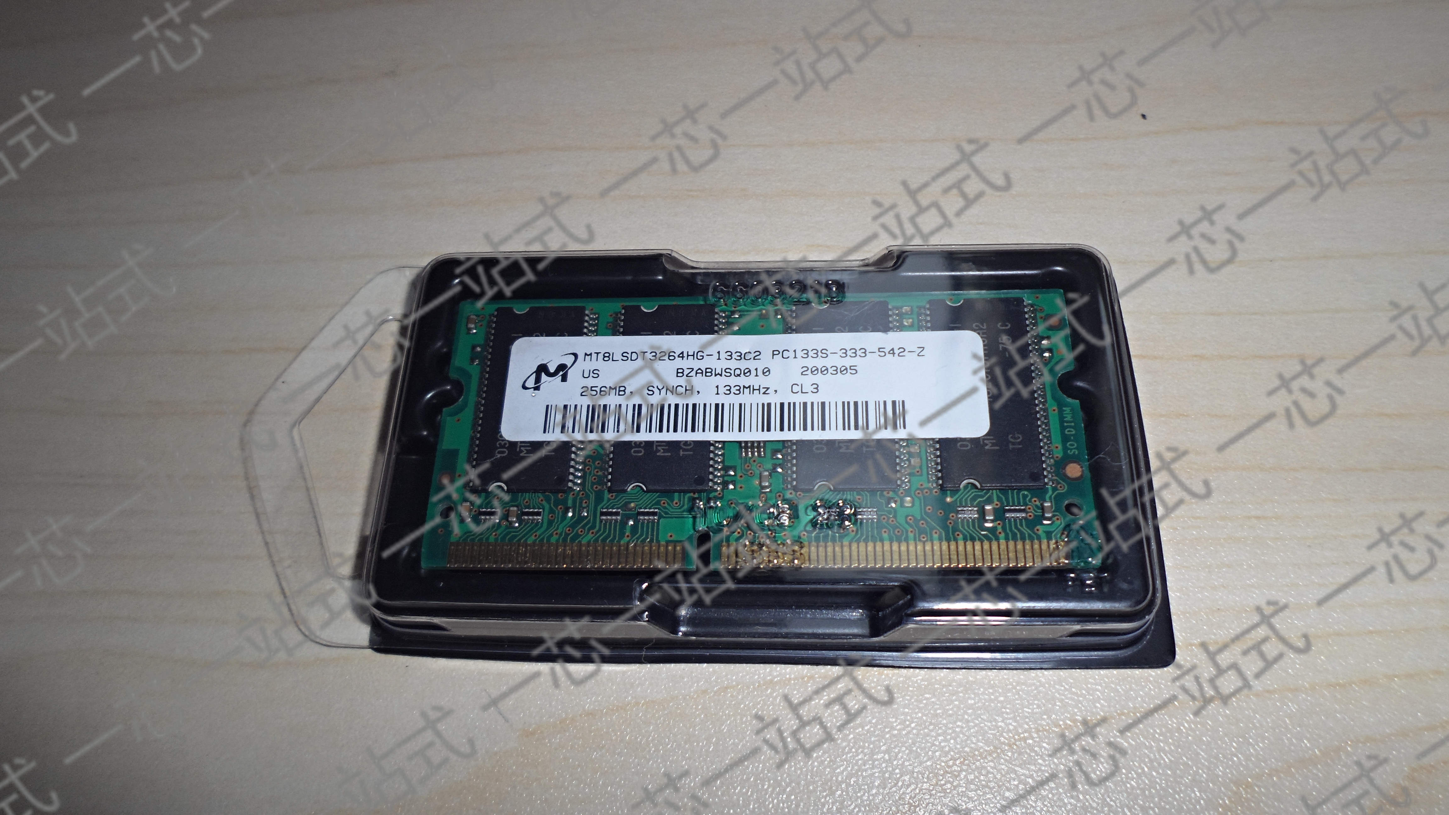 MICRON SDR 256MB 133MHZ   ޸  MT8LSDT3264HG-133C2-