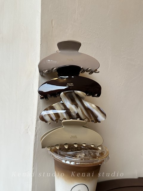 Korean FRANCE chocolate milk tea color acetic acid grab clip Maillard French large shark hair grab headdress for women