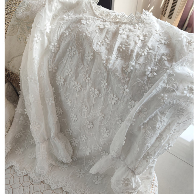 Fresh full body three-dimensional flower embroidered trumpet sleeve long sleeve stand collar white lace base shirt ladies top
