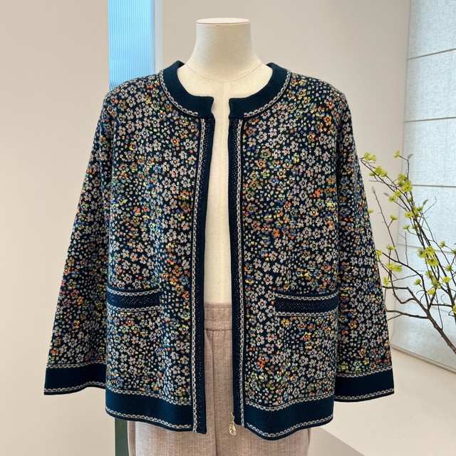 Autumn and winter middle-aged and elderly mother's knitted jacket round neck long sleeve zipper grandma and elderly loose large size top for women