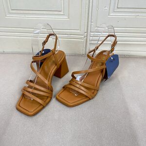 
Lady Shoes foreign trade original women's shoes genuine leather new fashion square toe solid color thick heel one-word buckle fashion sandals
