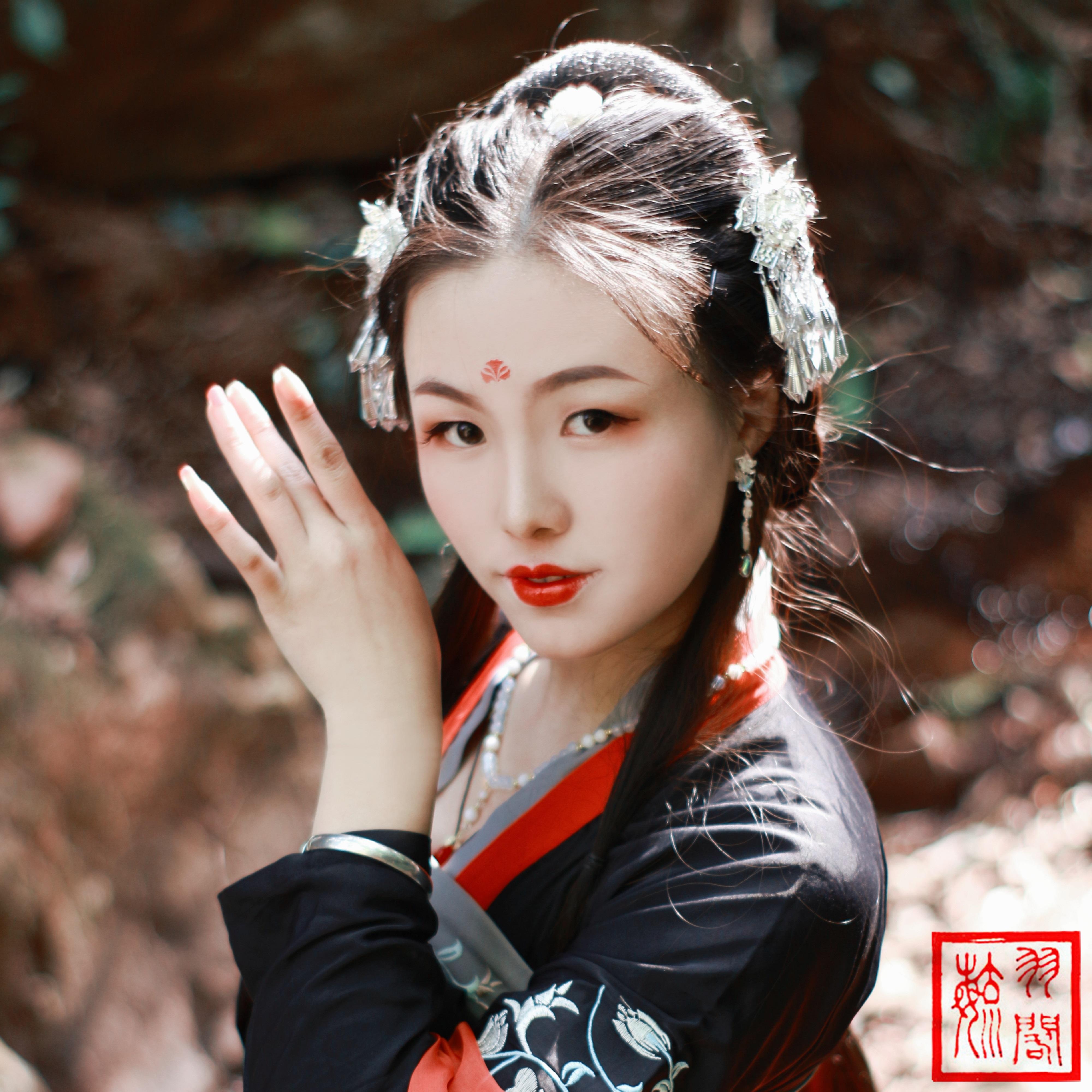 汉服配饰苗银小蝴蝶发夹长流苏古风民族风五毒cos古装发饰头饰-淘宝网